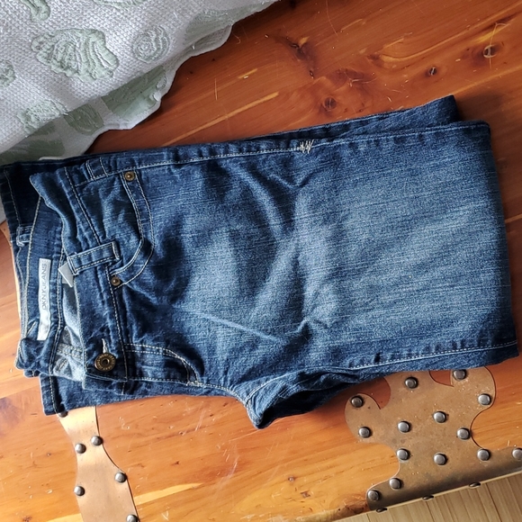 DKNY Denim Jeans • SZ 11 • Junior - Picture 2 of 11